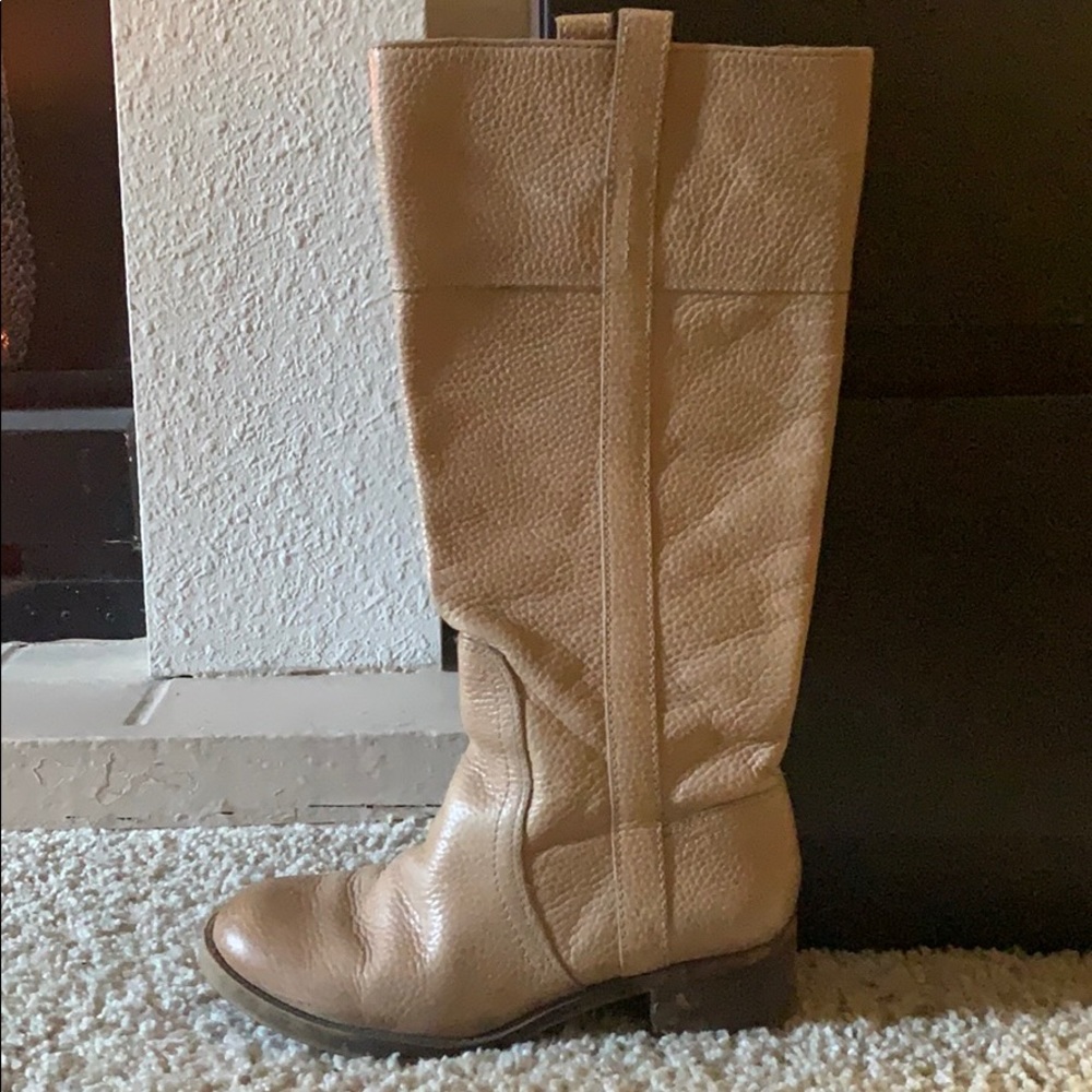 Boots - Picture 3 of 6
